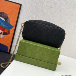 2024SS 今夏も絶対に流行る PRADA プラダ ショルダーバッグ