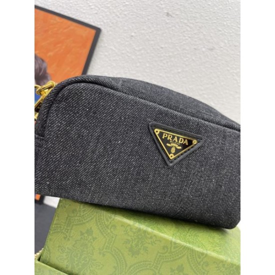 2024SS 今夏も絶対に流行る PRADA プラダ ショルダーバッグ