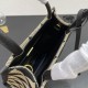 2024SS 上級者すぎる着こなし PRADA プラダ トートバッグ
