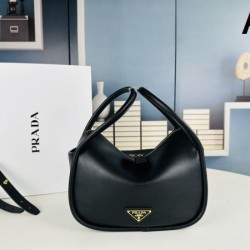 2024SS 夏らしく爽やかな印象 PRADA プラダ トートバッグ