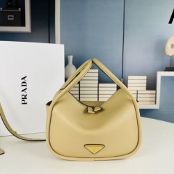 2024SS 夏らしく爽やかな印象 PRADA プラダ トートバッグ
