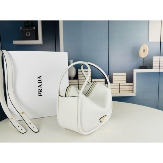 2024SS 夏らしく爽やかな印象 PRADA プラダ トートバッグ 2024SS 夏らしく爽やかな印象 PRADA プラダ トートバッグ