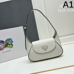 2024SS 着心地のいいサイズ感 PRADA プラダ トートバッグ