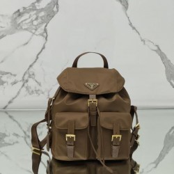 2024SS きれいめコーデに変身 PRADA プラダ バックパック