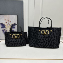 2024SS 限定数限り VALENTINO ヴァレンティノ トートバッグ