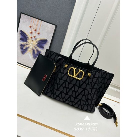 2024SS 限定数限り VALENTINO ヴァレンティノ トートバッグ