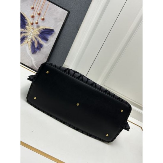 2024SS 限定数限り VALENTINO ヴァレンティノ トートバッグ