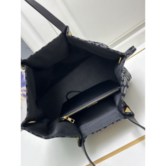 2024SS 限定数限り VALENTINO ヴァレンティノ トートバッグ