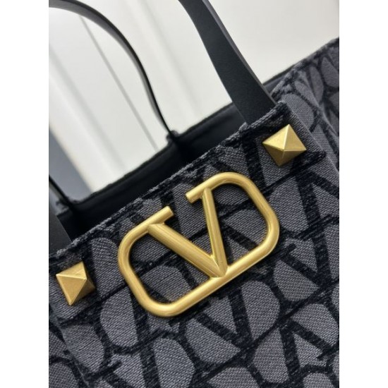 2024SS 限定数限り VALENTINO ヴァレンティノ トートバッグ