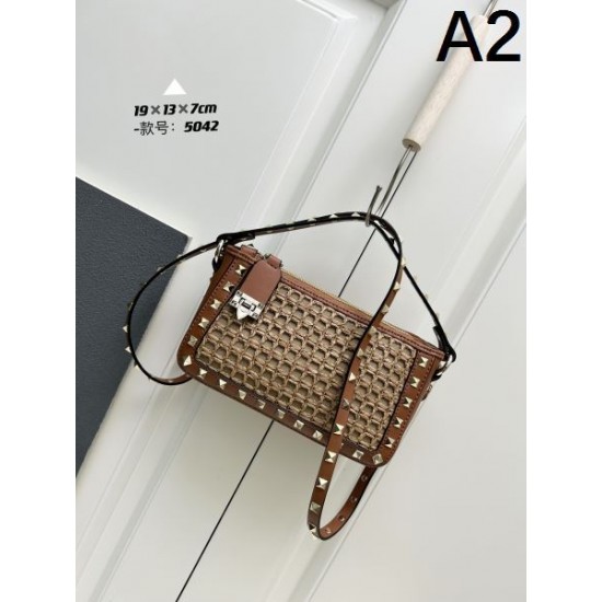2024SS 超おすすめ VALENTINO ヴァレンティノ トートバッグ