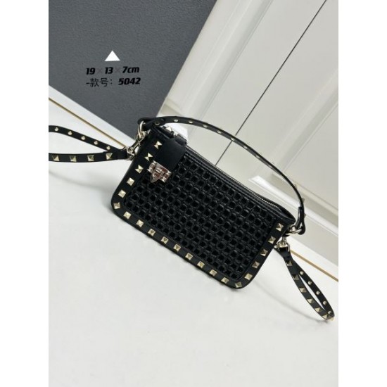 2024SS 超おすすめ VALENTINO ヴァレンティノ トートバッグ