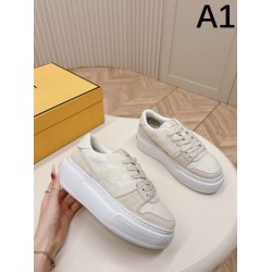 2024SS きちんと感が強い FENDI フェンデイ レディース用 カジュアルシューズ