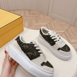2024SS きちんと感が強い FENDI フェンデイ レディース用 カジュアルシューズ