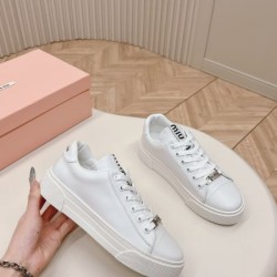 2024SS 海外限定！ MIU MIU ミュウミュウ レディース用 カジュアルシューズ