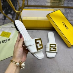 2024SS 新作セール価格でゲット FENDI フェンデイ レディースサンダル