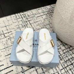 2024SS 春夏は継続系のトレンド PRADA プラダ レディースサンダル