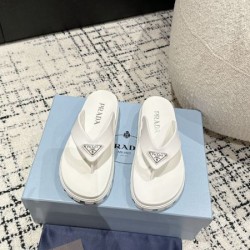 2024SS 上品に夏っぽさを感じる PRADA プラダ レディースサンダル