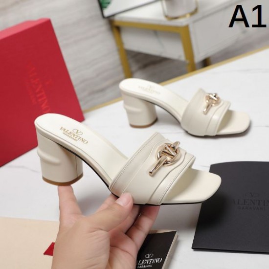 2024SS ロゴが素敵 VALENTINO ヴァレンティノ レディースサンダル 2024SS ロゴが素敵 VALENTINO ヴァレンティノ レディースサンダル