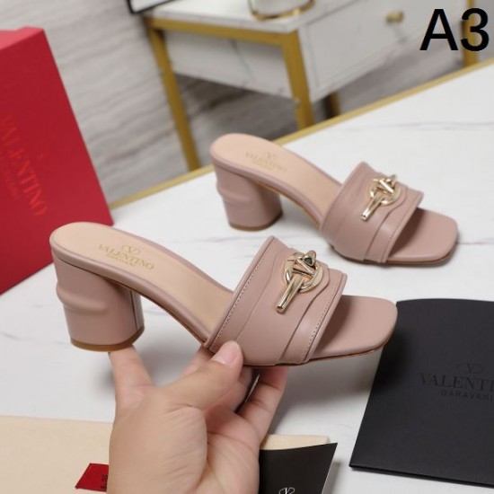 2024SS ロゴが素敵 VALENTINO ヴァレンティノ レディースサンダル 2024SS ロゴが素敵 VALENTINO ヴァレンティノ レディースサンダル