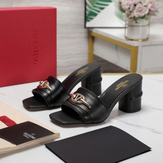 2024SS ロゴが素敵 VALENTINO ヴァレンティノ レディースサンダル 2024SS ロゴが素敵 VALENTINO ヴァレンティノ レディースサンダル
