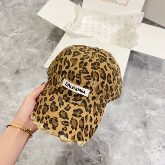 BALENCIAGA バレンシアガ インパクト抜群のデザイン 2024SS 帽子 BALENCIAGA バレンシアガ インパクト抜群のデザイン 2024SS 帽子
