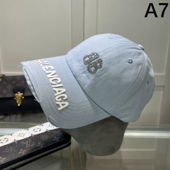 BALENCIAGA バレンシアガ 上品なカジュアルコーデに 2024SS 帽子 BALENCIAGA バレンシアガ 上品なカジュアルコーデに 2024SS 帽子