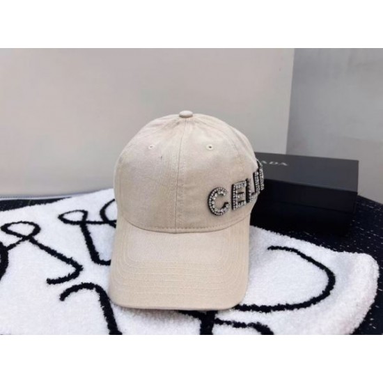 CELINE セリーヌ 今夏に長く愛用できるスタイル 2024SS 帽子 CELINE セリーヌ 今夏に長く愛用できるスタイル 2024SS 帽子