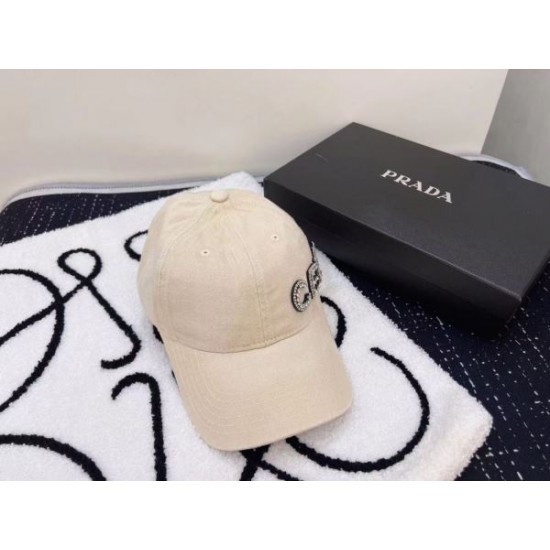 CELINE セリーヌ 今夏に長く愛用できるスタイル 2024SS 帽子 CELINE セリーヌ 今夏に長く愛用できるスタイル 2024SS 帽子