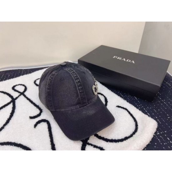 CELINE セリーヌ 今夏に長く愛用できるスタイル 2024SS 帽子 CELINE セリーヌ 今夏に長く愛用できるスタイル 2024SS 帽子