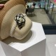CHANEL シャネル ウェアに取り入れるのが今季流 2024SS 帽子 CHANEL シャネル ウェアに取り入れるのが今季流 2024SS 帽子