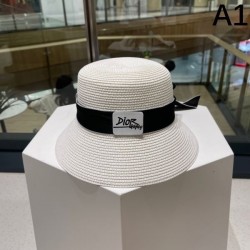 DIOR ディオール トップスからチラ見える安心 2024SS 帽子