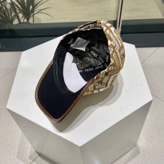 FENDI フェンデイ おしゃれに見せるキーワード 2024SS 帽子 FENDI フェンデイ おしゃれに見せるキーワード 2024SS 帽子