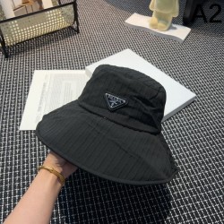 PRADA プラダ 今シーズンも人気ブランド 2024SS 帽子