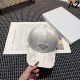 PRADA プラダ 今っぽいスタイルに決まる 2024SS 帽子 PRADA プラダ 今っぽいスタイルに決まる 2024SS 帽子