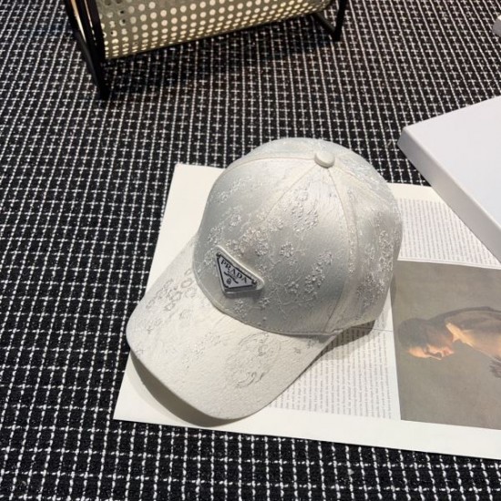 PRADA プラダ 今っぽいスタイルに決まる 2024SS 帽子 PRADA プラダ 今っぽいスタイルに決まる 2024SS 帽子