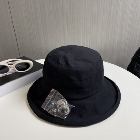 PRADA プラダ 存在感ばっちりなアイテム 2024SS 帽子 PRADA プラダ 存在感ばっちりなアイテム 2024SS 帽子