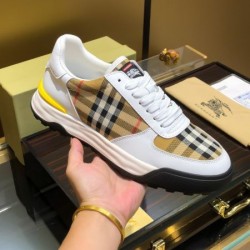 BURBERRY バーバリー 夏コーデの主役級 2024SS メンズ用 カジュアルシューズ