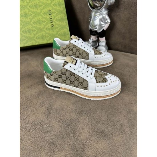 GUCCI グッチ 夏の軽やかなコーデ 2024SS メンズ用 カジュアルシューズ GUCCI グッチ 夏の軽やかなコーデ 2024SS メンズ用 カジュアルシューズ