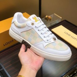 LOUIS VUITTON ルイヴィトン 夏オススメ新作 2024SS メンズ用 カジュアルシューズ
