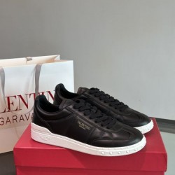 VALENTINO ヴァレンティノ 夏新作ご注目 2024SS メンズ用 カジュアルシューズ