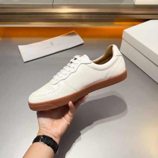VALENTINO ヴァレンティノ 夏物完売必須 2024SS メンズ用 カジュアルシューズ VALENTINO ヴァレンティノ 夏物完売必須 2024SS メンズ用 カジュアルシューズ