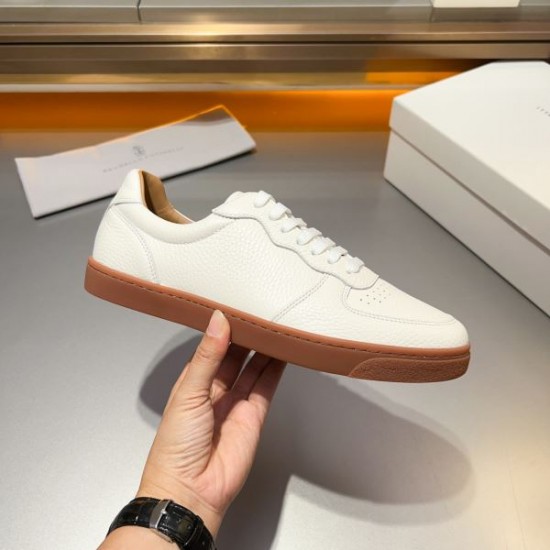 VALENTINO ヴァレンティノ 夏物完売必須 2024SS メンズ用 カジュアルシューズ VALENTINO ヴァレンティノ 夏物完売必須 2024SS メンズ用 カジュアルシューズ