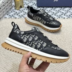 DIOR ディオール 都会的な印象のスタイル 2024SS メンズ用 スニーカー