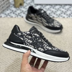 DIOR ディオール 夏に欠かせないアイテム 2024SS メンズ用 スニーカー