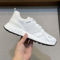 PRADA プラダ セールで嬉しい入荷 2024SS メンズ用 スニーカー