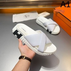HERMES エルメス 今年の春夏コーデに活躍する 2024SS メンズ用 サンダル