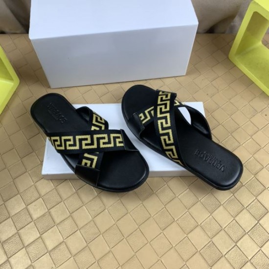 VERSACE ヴェルサーチェ 春夏季超人気即完売 2024SS メンズ用 サンダル VERSACE ヴェルサーチェ 春夏季超人気即完売 2024SS メンズ用 サンダル