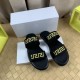 VERSACE ヴェルサーチェ 最新の春夏アイテム 2024SS メンズ用 サンダル VERSACE ヴェルサーチェ 最新の春夏アイテム 2024SS メンズ用 サンダル