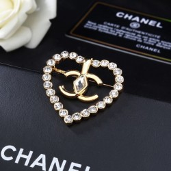 CHANEL シャネル 品薄状態になる夏季新作 2024SS ブローチ