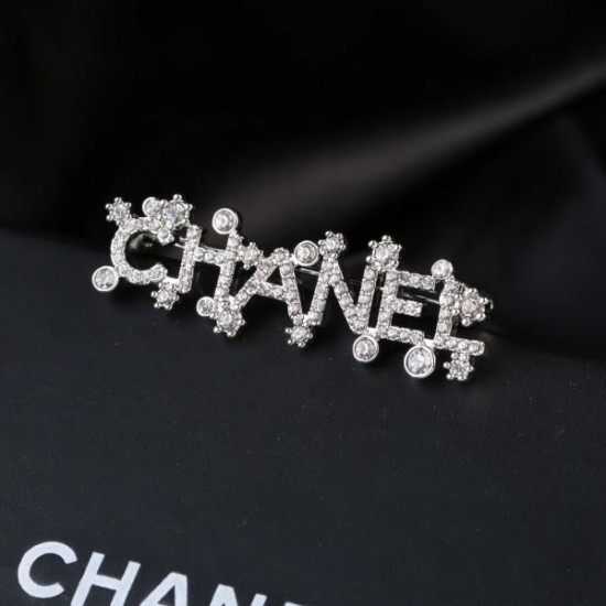 CHANEL シャネル この春夏注目のトップス 2024SS ブローチ CHANEL シャネル この春夏注目のトップス 2024SS ブローチ